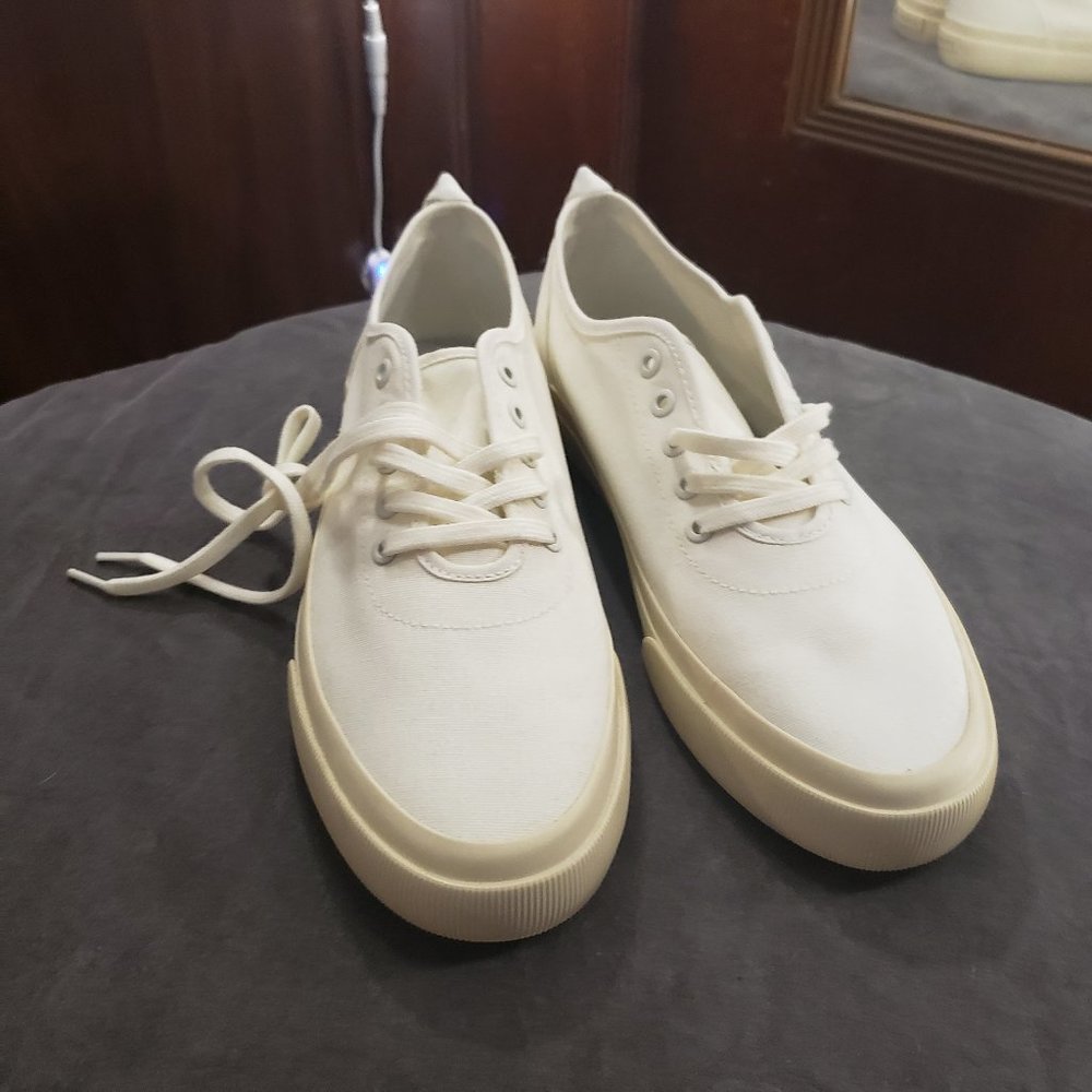 Everlane Forever Sneaker NWOT 9